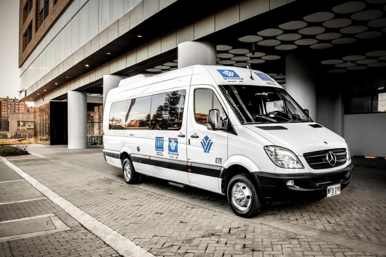 วินด์แฮม โบโกตา Hotel ภายนอก รูปภาพ Mercedes-Benz Sprinter