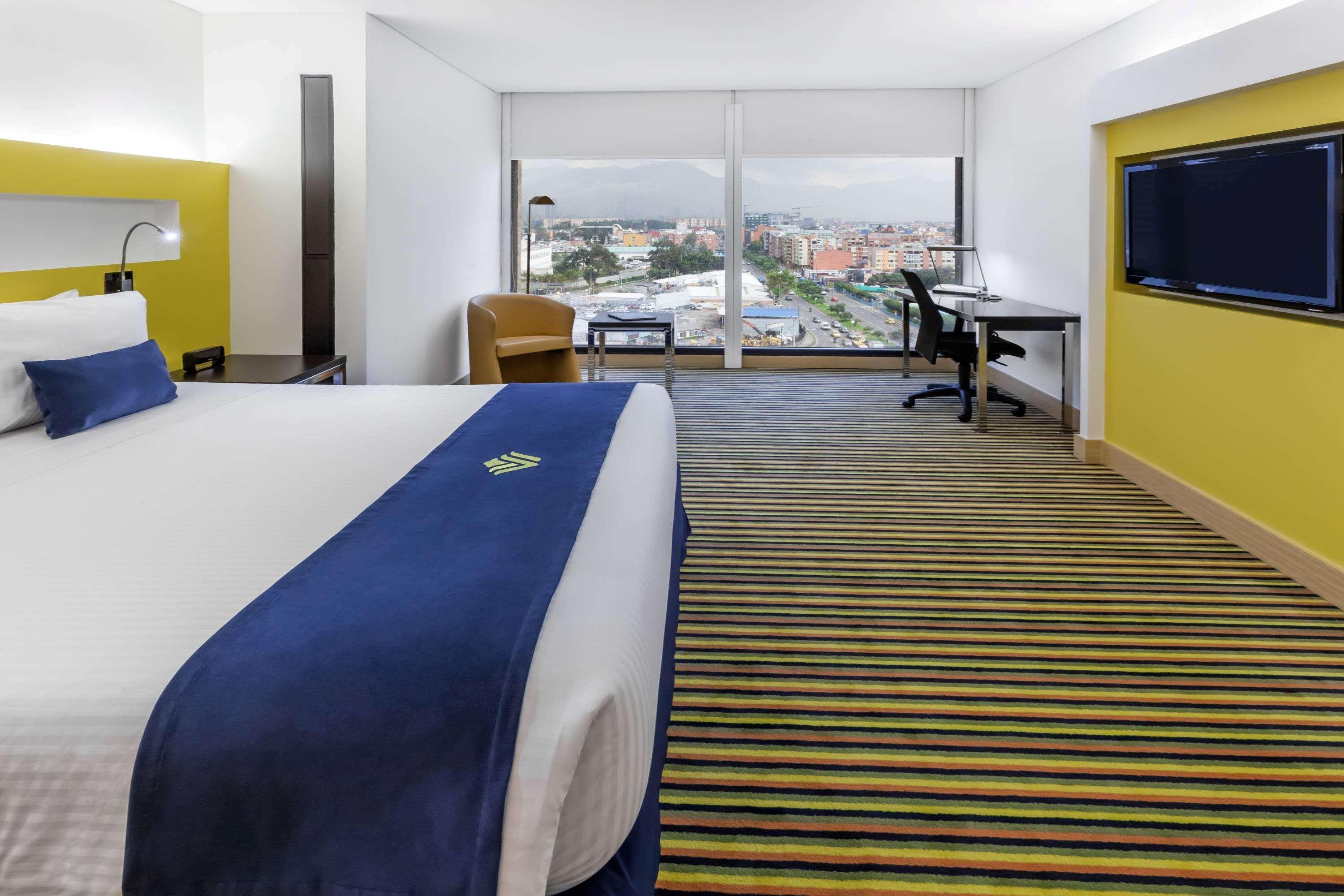 วินด์แฮม โบโกตา Hotel ภายนอก รูปภาพ A room at the hotel