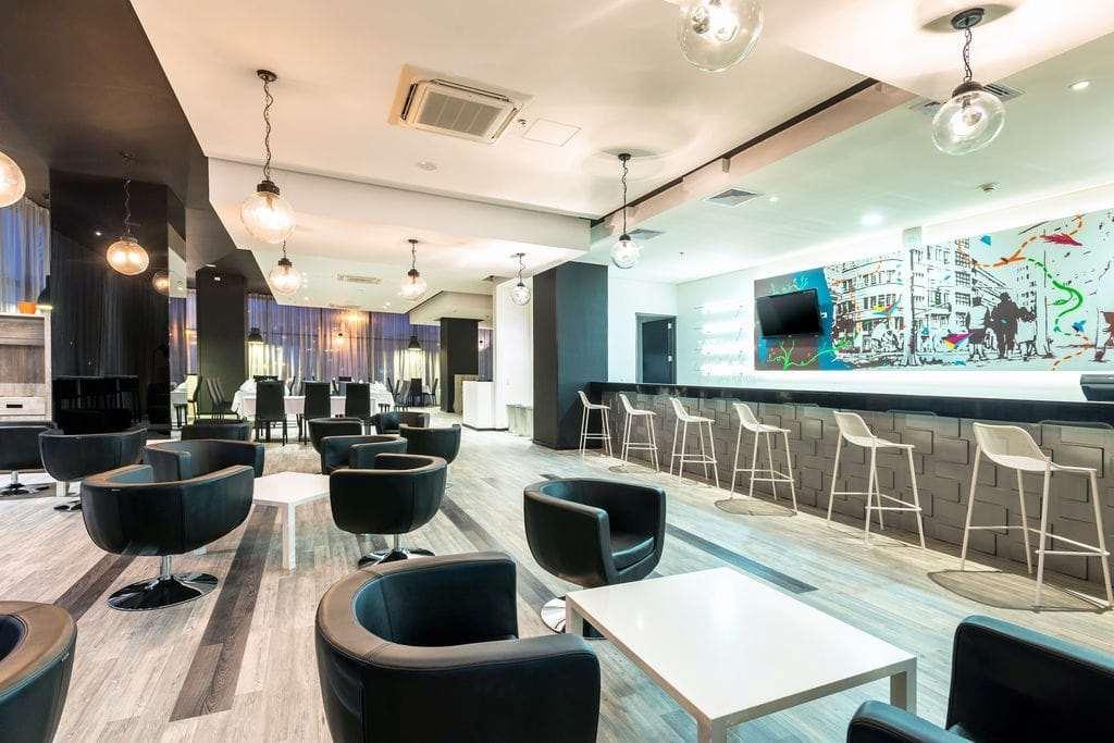 วินด์แฮม โบโกตา Hotel ภายนอก รูปภาพ The lounge at the airport