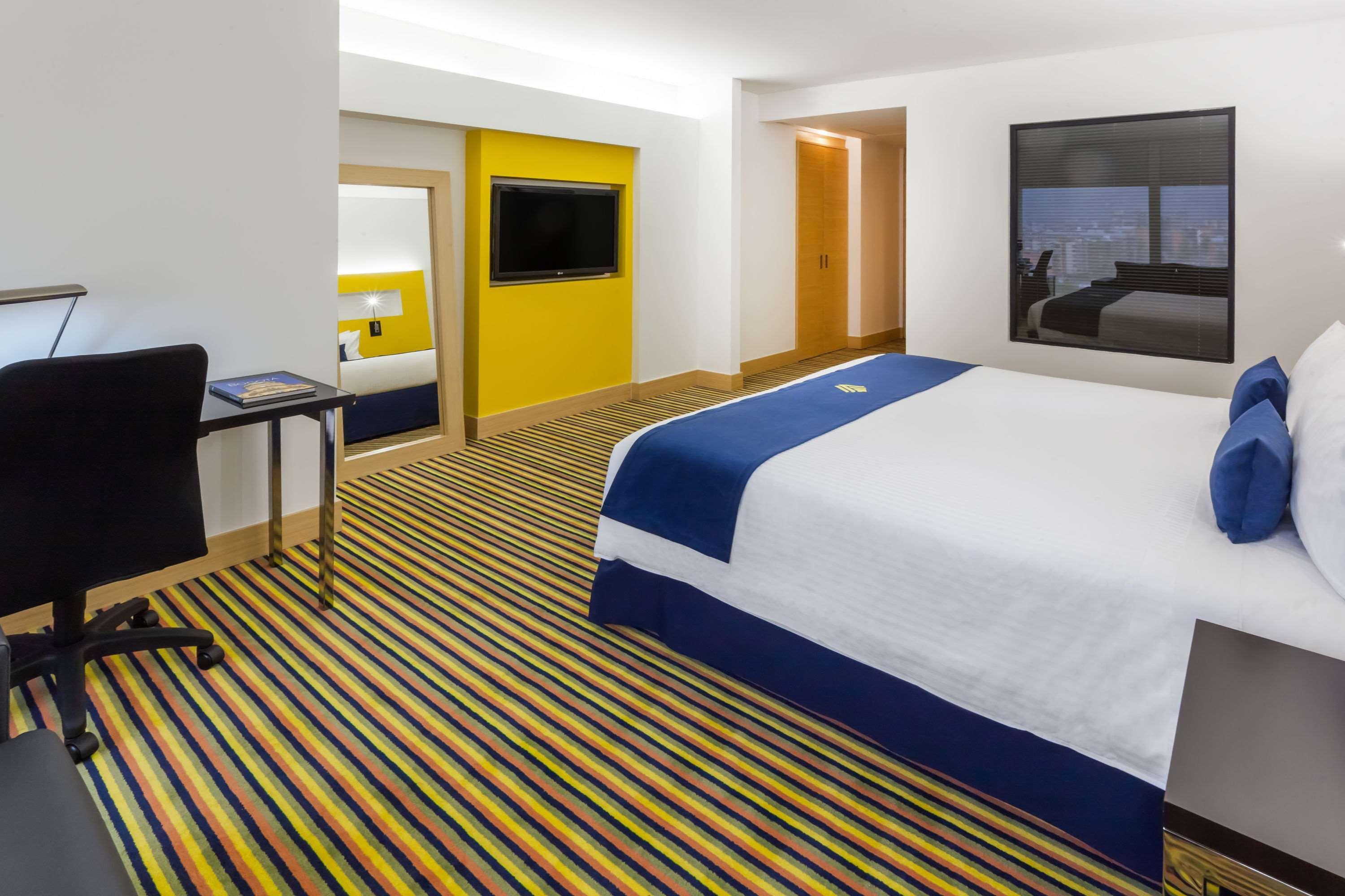 วินด์แฮม โบโกตา Hotel ภายนอก รูปภาพ A room at the hotel