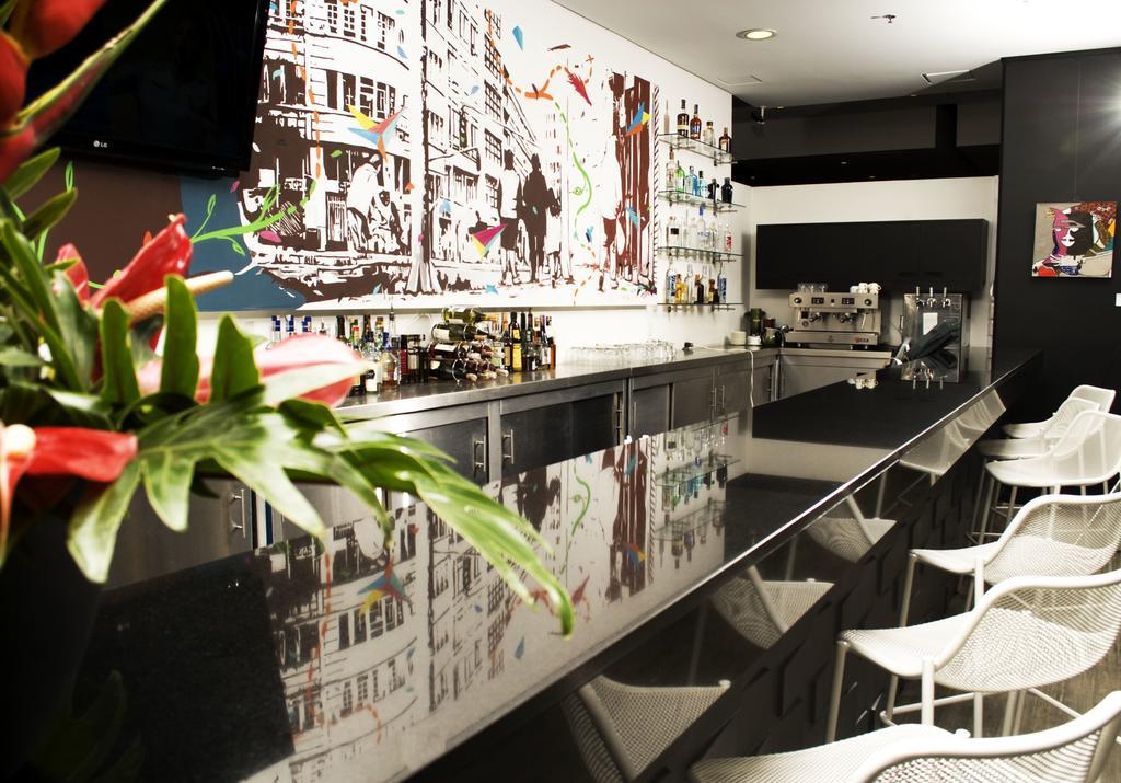 วินด์แฮม โบโกตา Hotel ภายนอก รูปภาพ The bar at the 2008 Olympics