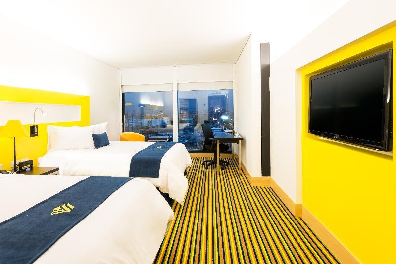 วินด์แฮม โบโกตา Hotel ภายนอก รูปภาพ A room at the hotel