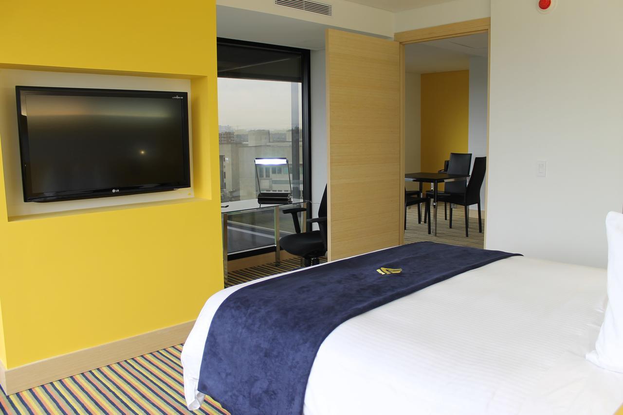 วินด์แฮม โบโกตา Hotel ภายนอก รูปภาพ A room at the hotel